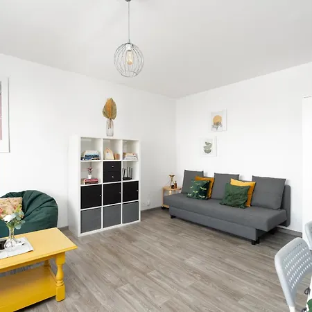 Cozy Studio Retro In By Renters Poznan