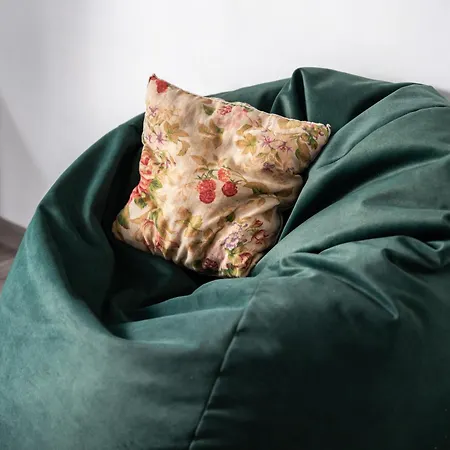 Cozy Studio Retro In By Renters Apartment